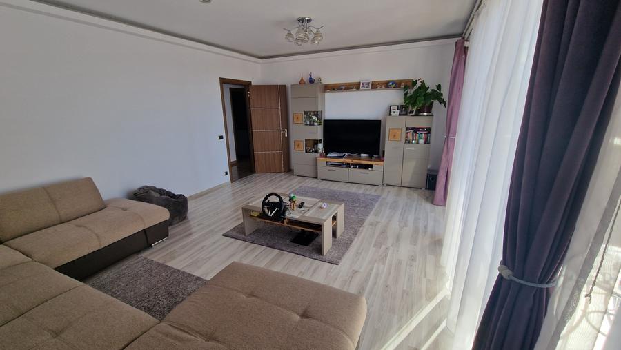 Apartament 3 camere Isaran