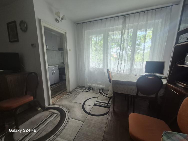 GARSONIERĂ DE VÂNZARE – ZONA DĂRMĂNEȘT