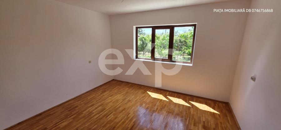 Casă individuală de vânzare, 6 camere, subsol 110 mp, teren 5.753 mp – Cândești