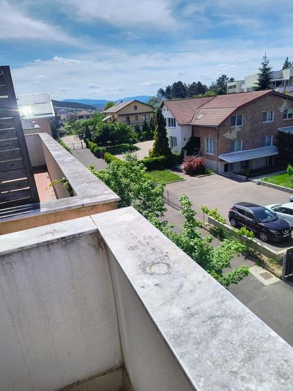 Apartament 3 camere in Manastur  zona Colina