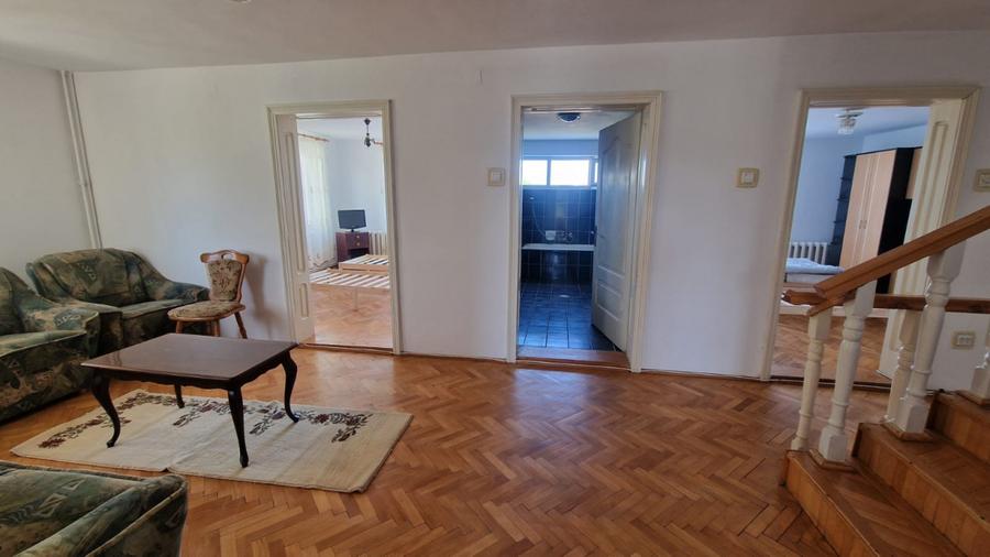 INCHIRIERE Casa individuala D + P + E + M cu 8 Camere 5 Bai 750 mp Teren CETATE