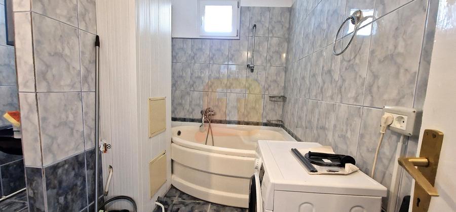 Apartament 3 camere decomandat, etaj 3/4, zonă Calea Romanului - Baie mare unifi