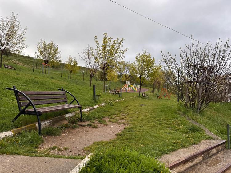 Codlea, zona Nordului, de vanzare apart. cu doua camere