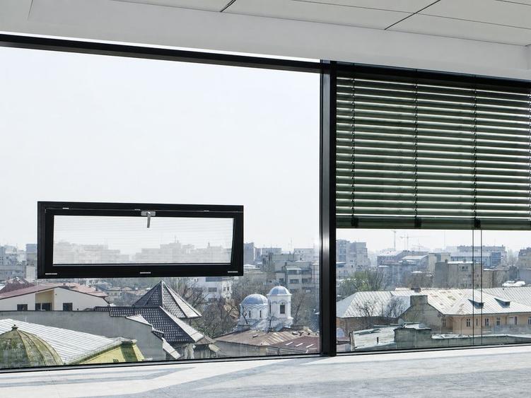 Lascar 31 Business Center
