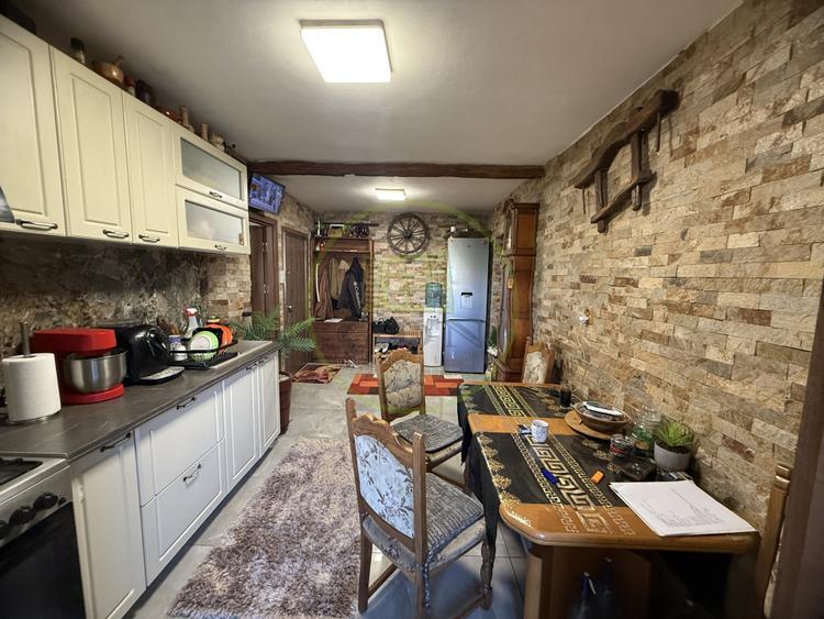 Apartament 2 camere decomandat, 52.96 mp, cartier Rovine, zona Bacriz