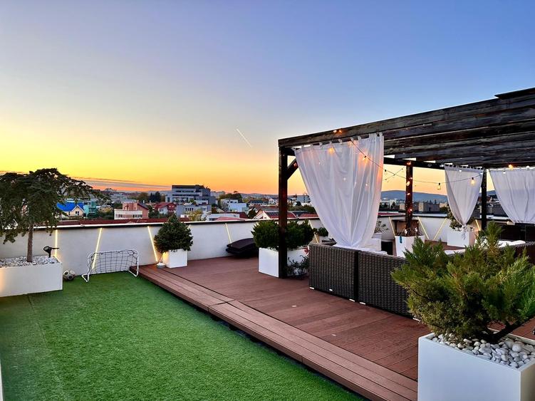 Apartament tip Penthouse,200 mp utili,Terasa,Ultramodern,Zona Buna Ziua