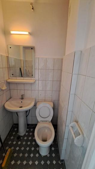 Unirii ( 3 min metrou), 4 camere de inchiriat, 2/8, nemobilat