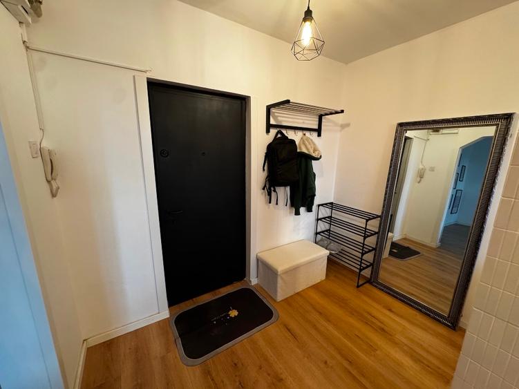 Apartament proaspăt renovat cu vedere spectaculoasă la lacul Tinretului