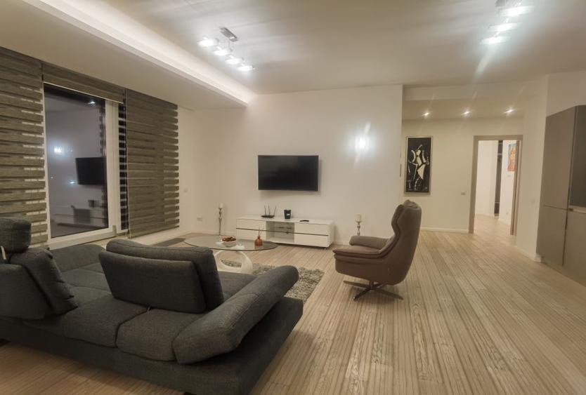 Apartament cu finisaje de lux, complet mobilat, 1 loc de parcare