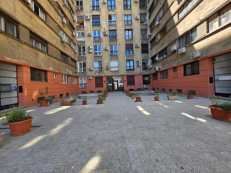 Metrou Universitate - LOCUL DIN CARE BUCUREȘTIUL DEVINE „ACASĂ”!