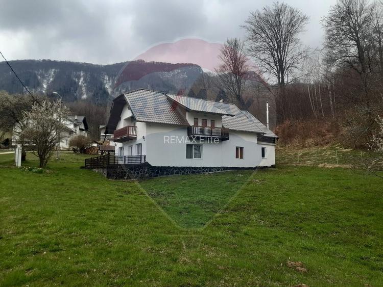 Casă / Vilă cu 7 camere   în zona Bran-Tohanita, Brasov - 2