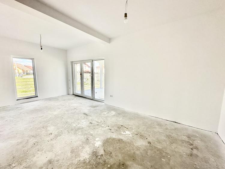 Duplex modern - 4 camere - 102 mp - Separat prin casa scarii - Mosnita