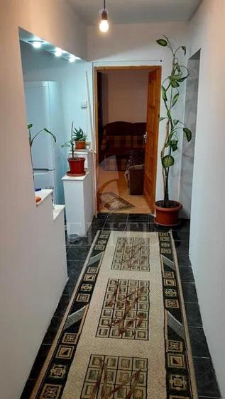 Apartament 3 camere în zona POD CALVARIA