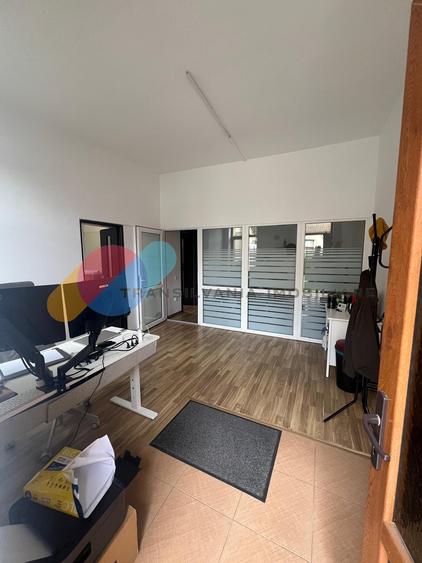 Spatiu birou 35mp cu parcare in curte
