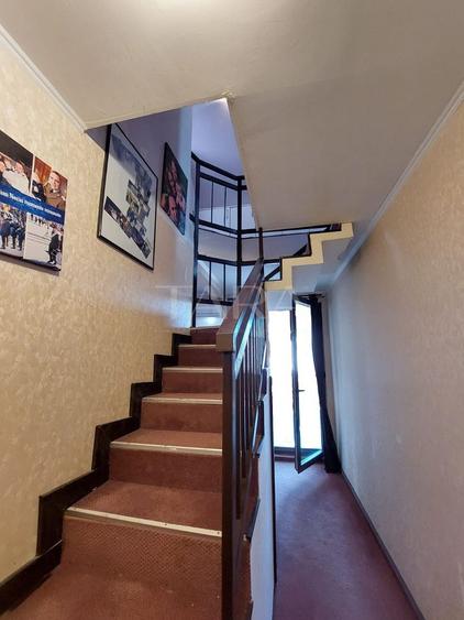 APARTAMENT IN VILA, 4 camere si terasa, Floresti central.