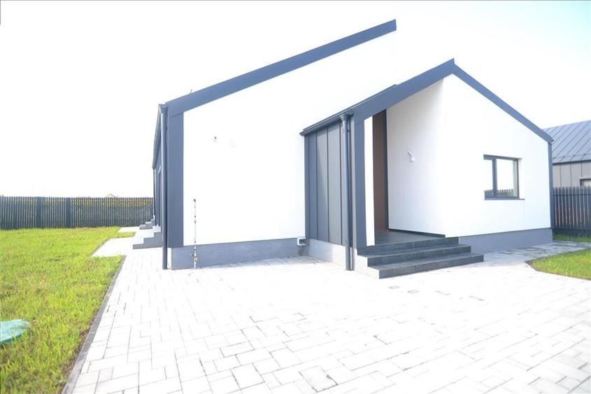 Vanzare casa individuala 3 camere ,2 bai ,Cartier Izvor -Tarlungeni