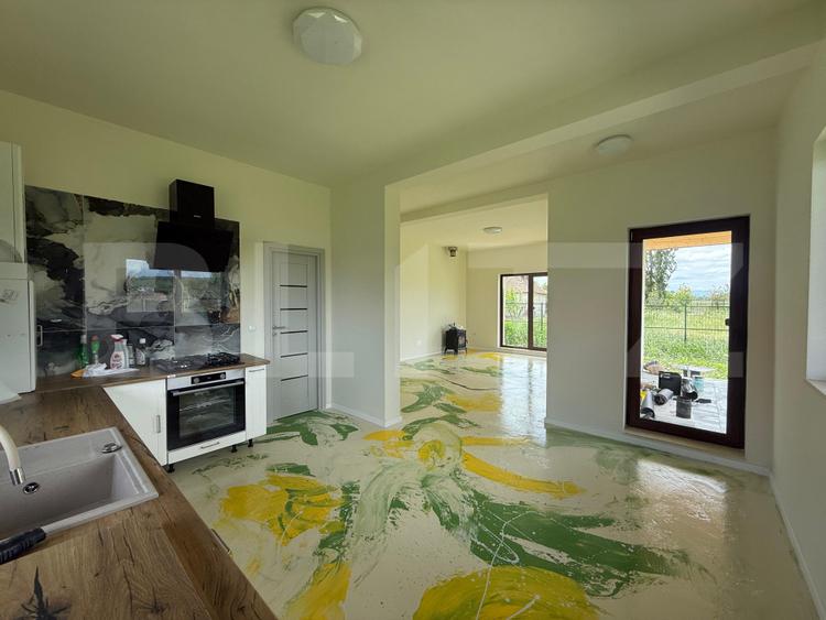 Casa finisată, pe un nivel, 4 camere, 114 mp, 750 mp teren, Jucu de Mijloc