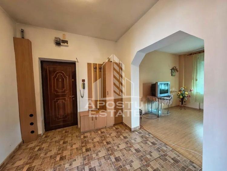 Apartament 3 camere de inchiriat, centrala proprie, zona ISHO, Timis