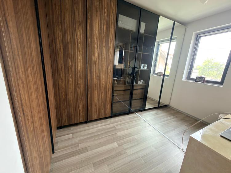 Casă tip capăt înșiruit – P+1+M, 4 camere – semi-mobilată și utilată