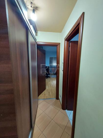 3 camere Vitan Mall, parcare, an 1989, metrou, 85 mp