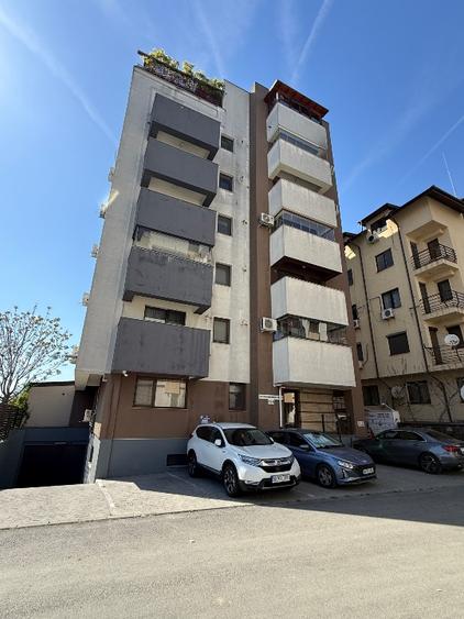 Apartament 3 camere Sisesti