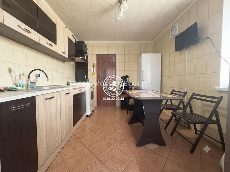 Apartament 3 camere decomandat 70 mp utili 2 băi – Lunca Cetățuii