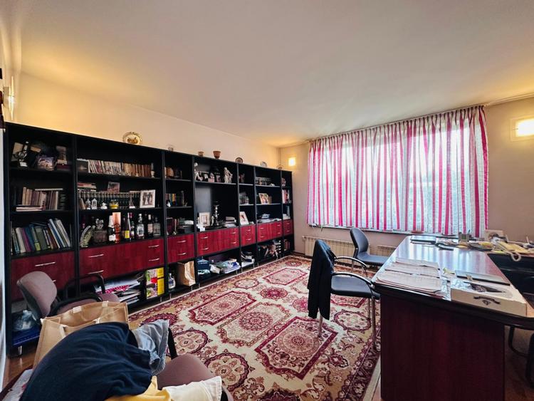 Casă de vânzare – 6 camere – Str. Dărmănești, Piatra Neamț