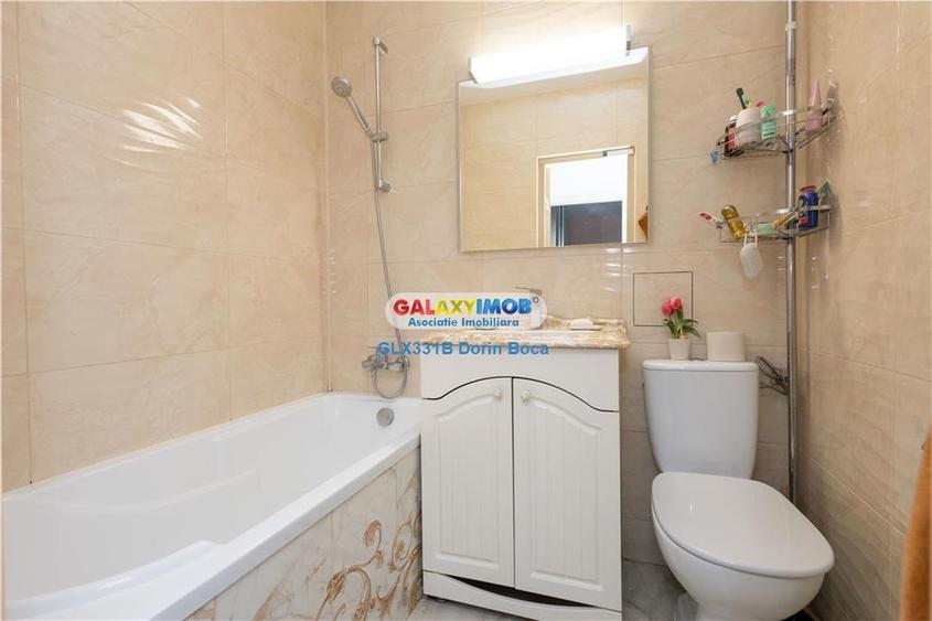 Vanzare apartament 3 camere TITAN (str Fetesti) decomandat, metrou