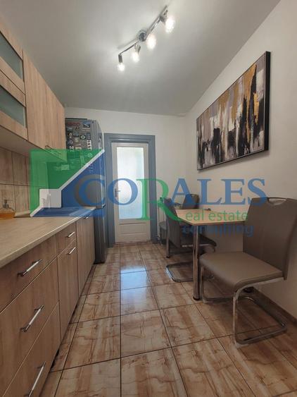 Aradului - 3 camere. BLOC IZOLAT - Etaj 3 !