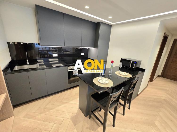 Apartament 3 Camere, Superfinisat, Zona Centru, cu Garaj