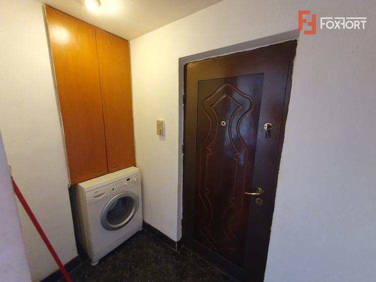 Apartament 2 camere decomandat, etaj 3/4 - zona Steaua