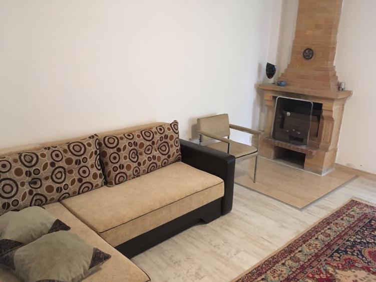 Pensiune cu 13 camere|4 apartamente|Spații auxiliare| ideal investiție