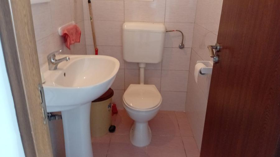 Inchiriez apartament 3 uta ared