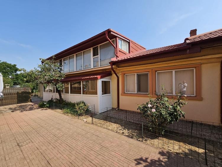 CASA TRADIȚIONALĂ ”MAGNOLIA", P+M 195mp, TEREN 556mp, CHIAJNA-STR. EROULUI