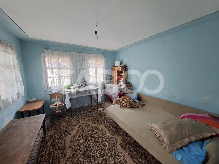 Casa individuala de vanzare in Poplaca -acces auto si strada asfaltata