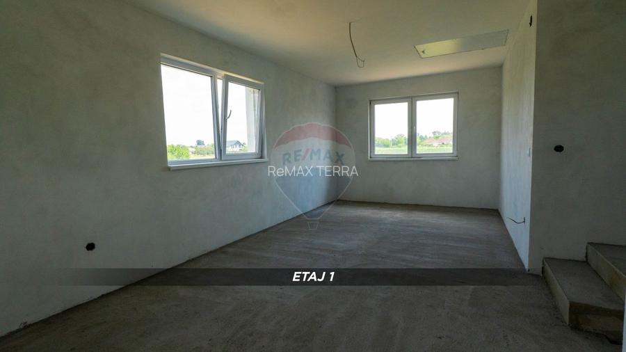 Casă noua de vanzare in Miresu Mare langa centrul de echitatie - 20