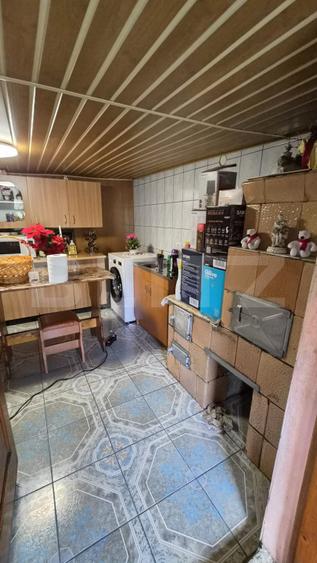 Casa 3 camere, 55 mp, teren 23.000 mp, zona pitoreasca-Poiana Marului