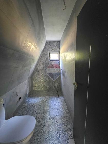 2 cabane A-Frame de vânzare, 2.700 mp, Gura Siriului