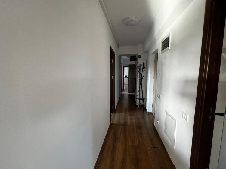 Clădire Boutique de Birouri | S+P+4E | Lift