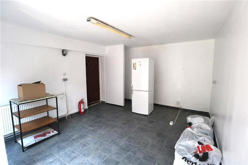 Spatiu comercial 20mp , zona Lipovei