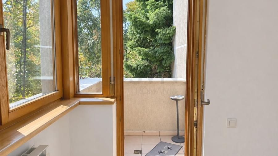 REA1029796 Apartament 5 camere de închiriat Aviatorilor, decomandat, 2 terase,