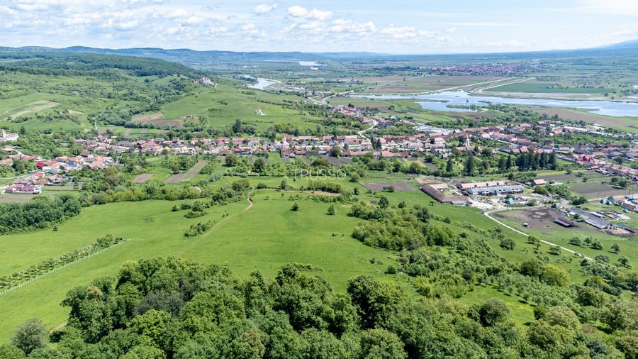 Teren 500 mp în Bradu, Sibiu – 7500 € – Zonă liniștită, priveliște munte - 5