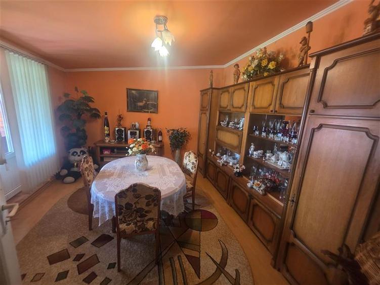 Casa de vanzare 6 camere, 2 bai,garaj, 7 Noiembrie, Targu Mures