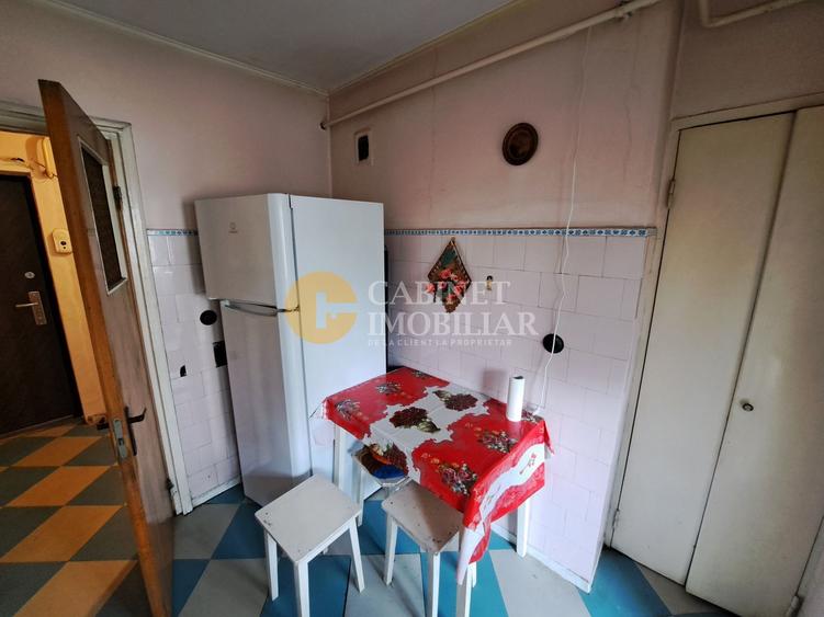 100 mp Ultra-Central: Apartament 4 Camere pe Bd. Independenței (Fără Risc)