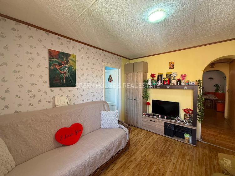 Apartament 3 camere-decomandat-bloc de caramida-zona Sc. Gen. Andrei Saguna - 9