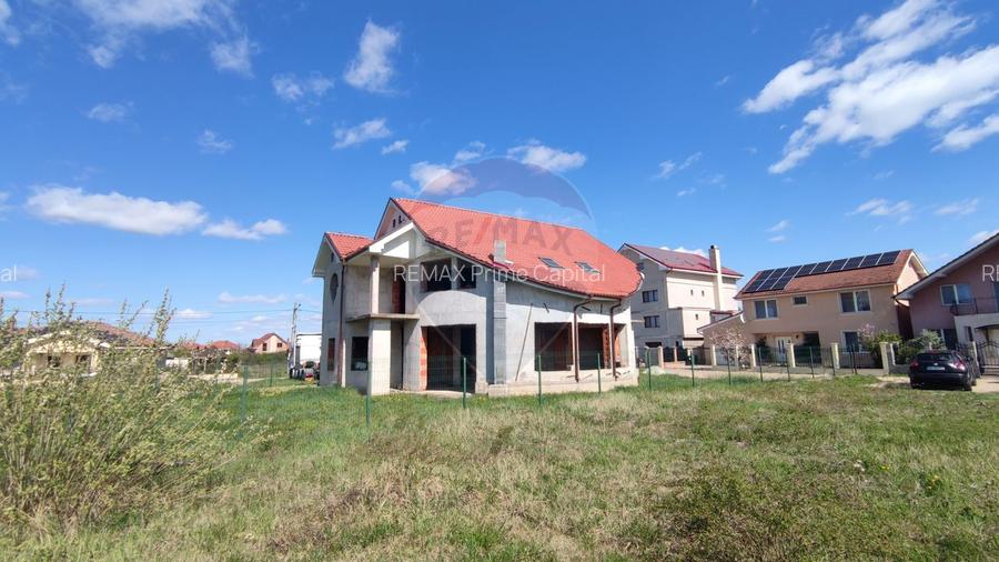 Vilă la roșu, tencuită, 5 camere, 240 mp util, Sânmartin, teren 726 mp - 15