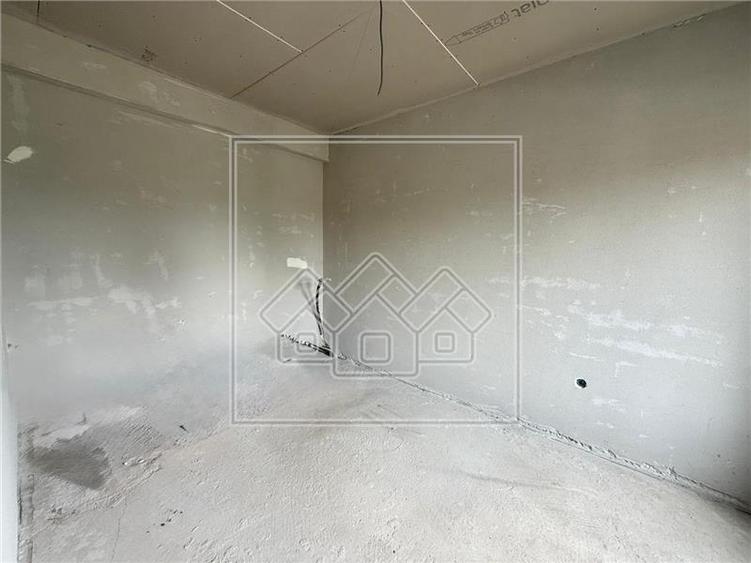 Casa tip duplex in Mohu, 4 camere, 145 mp utili, teren 195 mp