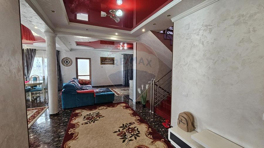 Casă / Vilă cu 6 camere, Sfantu Ilie, Suceava