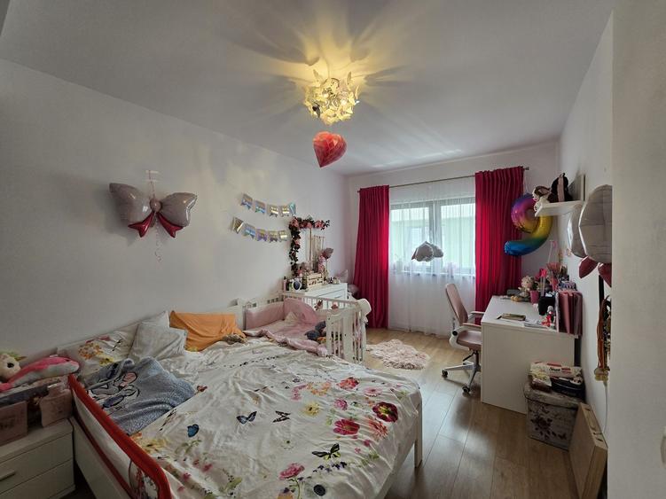 Apartament in casa insiruita, Dumbravita, 2 Dormitoare, Loc de parcare, Curte
