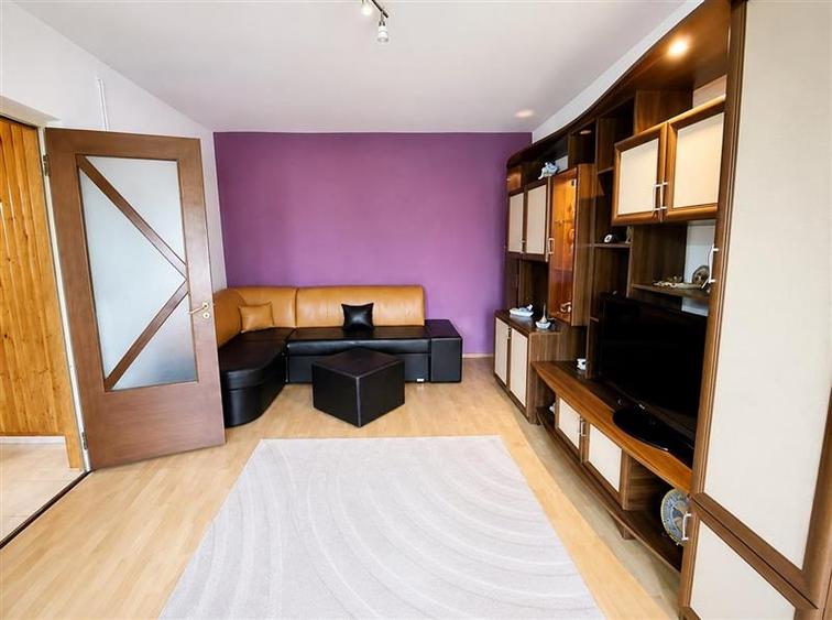 Apartament 2 camere decomandat 55 mp Centrul Civic- Toamnei